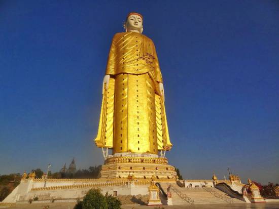 статуя Будды Шакьямуни